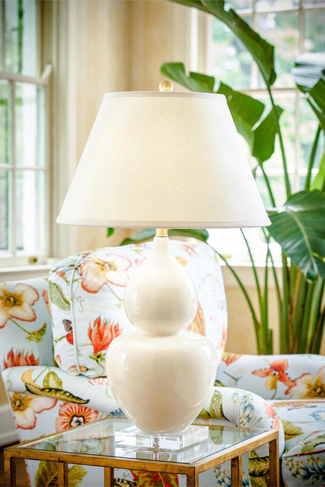 Chelsea House Fulton Vase Lamp
